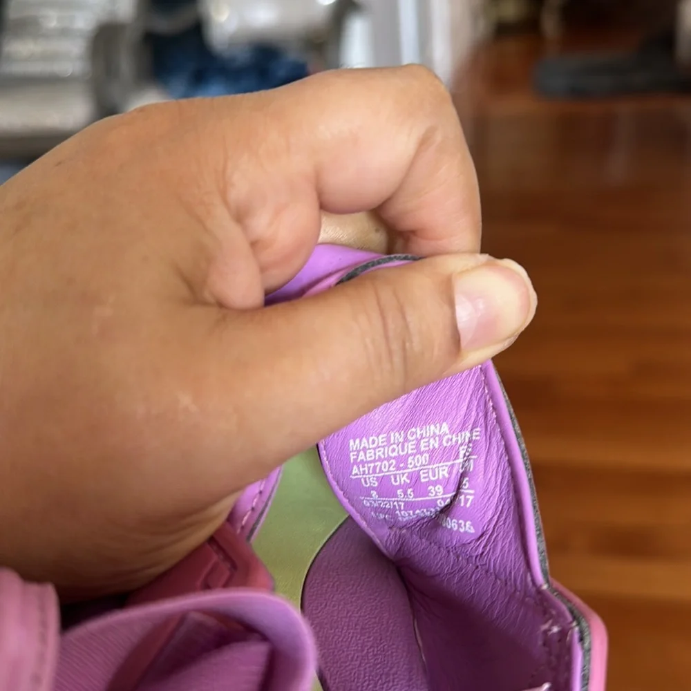 Nike sandals size 8 Barbie core